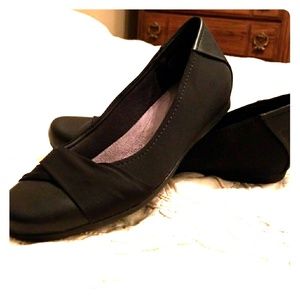 Baretraps hidden wedge shoes
